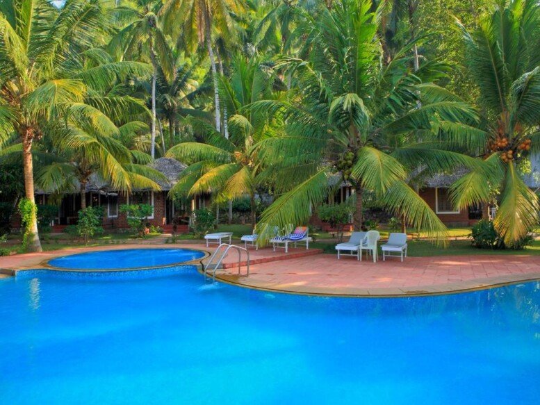 Abad Harmonia Ayurvedic Beach Resort kovalam pool