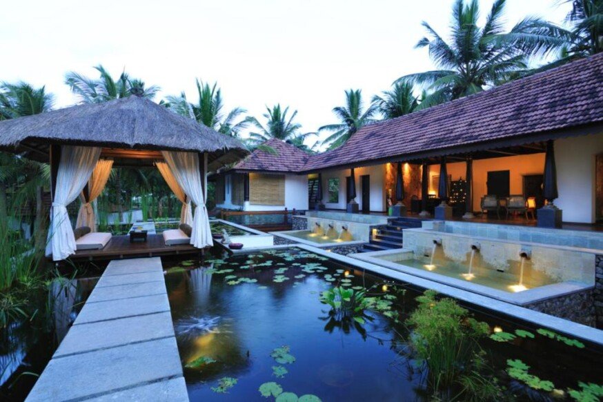 Niraamaya Wellness Retreats Surya Samudra pool Kovalam